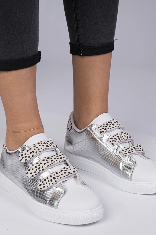 Zapatillas plateadas con acabado...