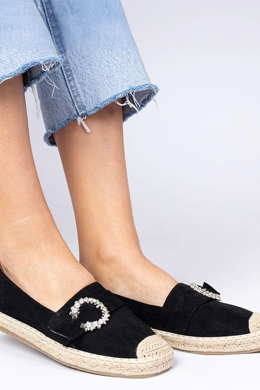 Espadrilles negras decoradas con...