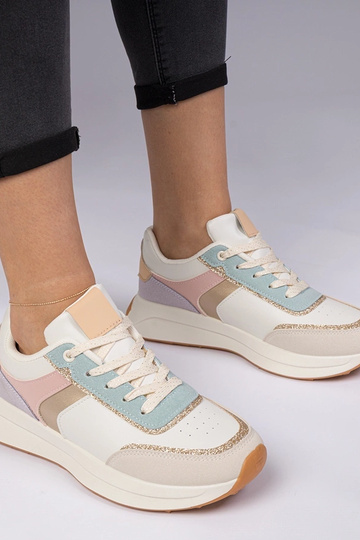 Zapatillas deportivas...