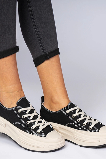 Zapatillas negras de material para mujer Katerin