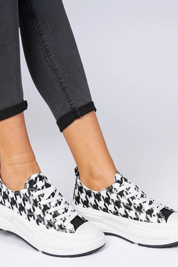 Zapatillas blanco y negro de material para mujer Katerin 2