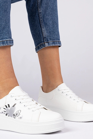 Zapatillas blancas...