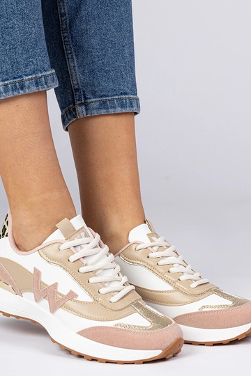 Zapatillas blancas y rosas... 2