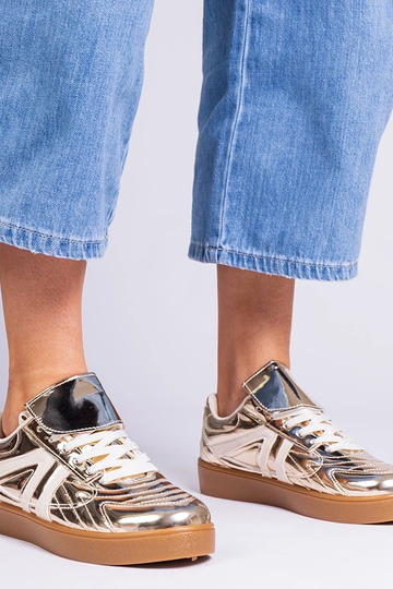 Zapatillas doradas para mujer lacadas Keyla