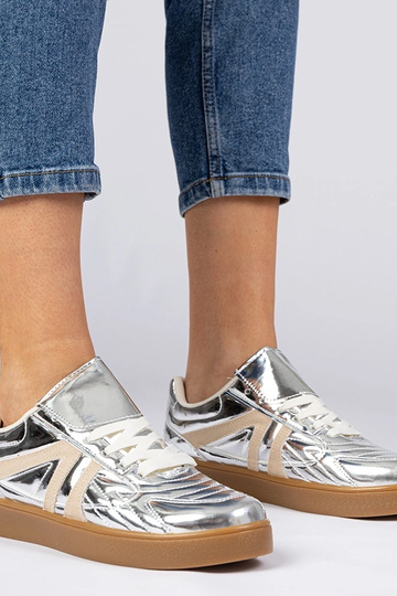 Zapatillas plateadas para dama de charol Keyla 2