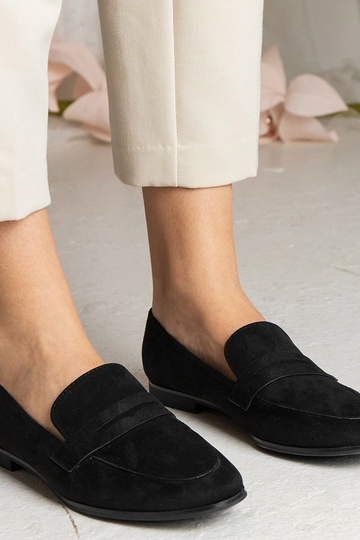 Mocasines clásicos negros para mujer Nageri 2
