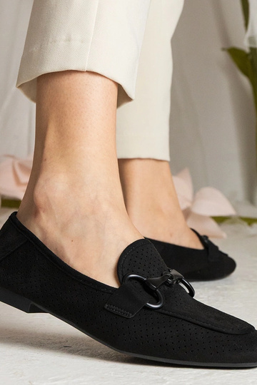 Mocasines perforados de mujer negros con adorno Mensory 2