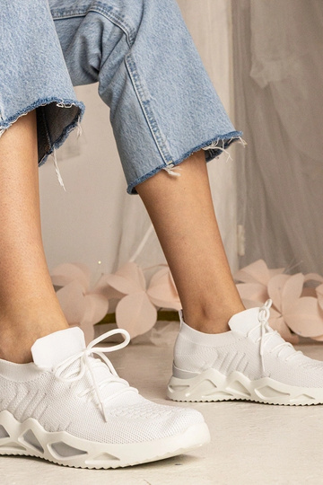 Zapatillas deportivas de mujer blancas con caña de calcetín Miyana