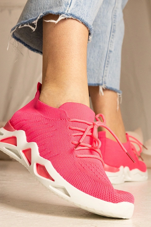 Zapatillas deportivas rosas con caña...