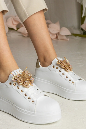 Zapatillas blancas y... 2