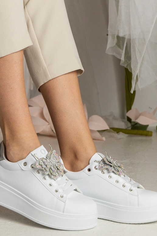 Zapatillas bicolor con mariposa de...