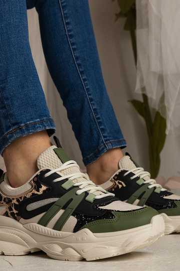 Zapatillas deportivas verdes para mujer con brillo Maleda 2