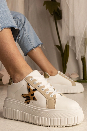Zapatillas bicolor decoradas con brillo y estrella Taleda 2