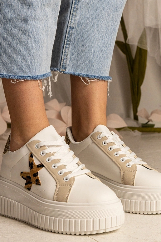 Zapatillas bicolor decoradas con...