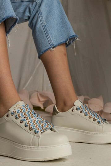 Zapatillas beige para mujer... 2