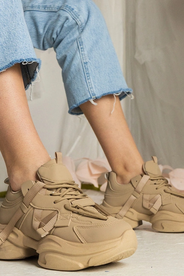 Zapatillas deportivas...