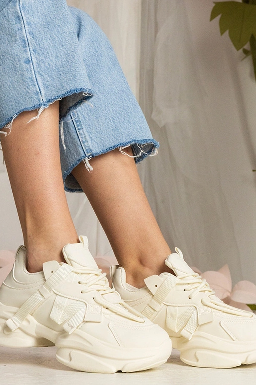 Zapatillas deportivas beige masivas...