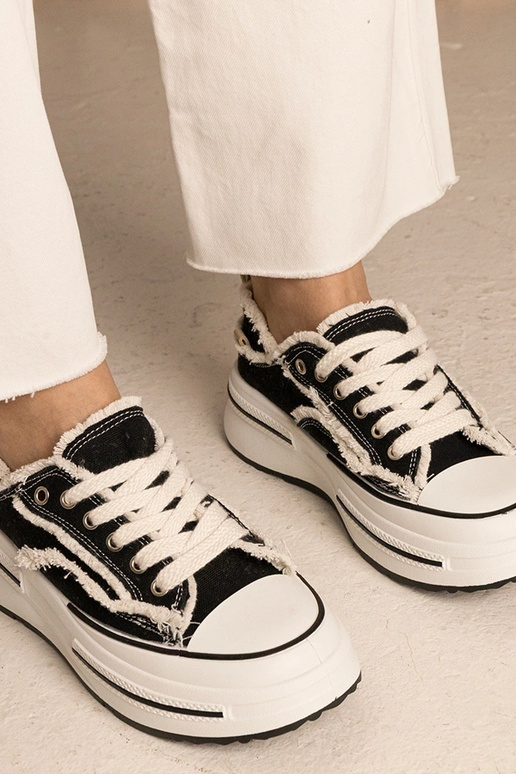 Zapatillas altas negras para mujer...