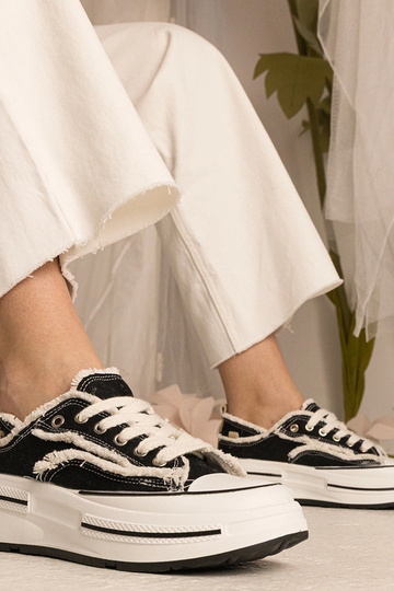 Zapatillas altas negras... 2