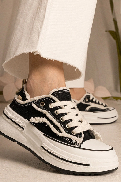 Zapatillas altas negras para mujer...