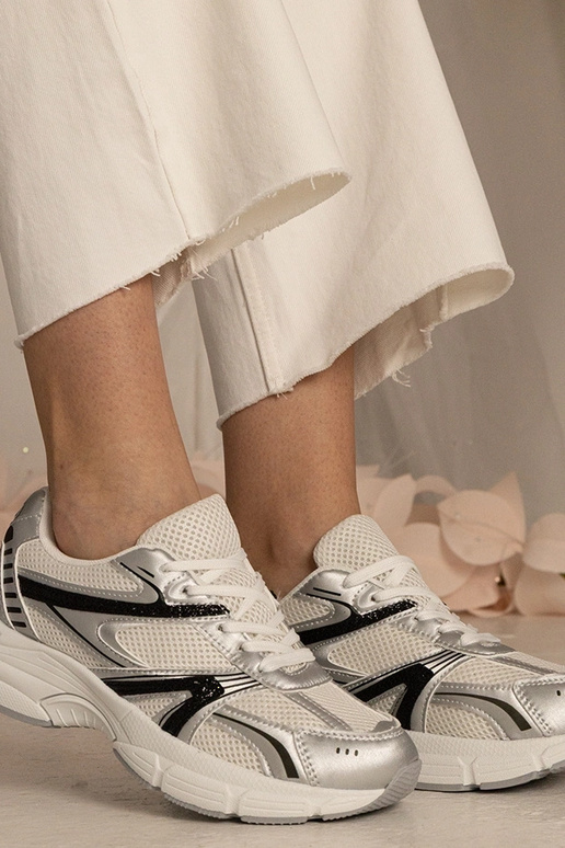 Zapatillas deportivas plateadas con...