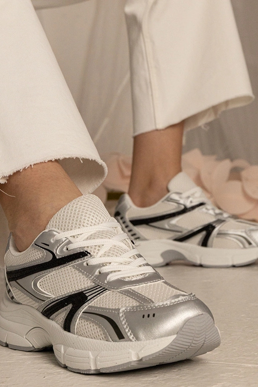 Zapatillas deportivas plateadas con...