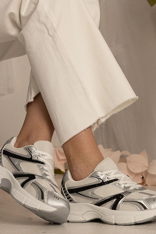 Zapatillas deportivas plateadas con...