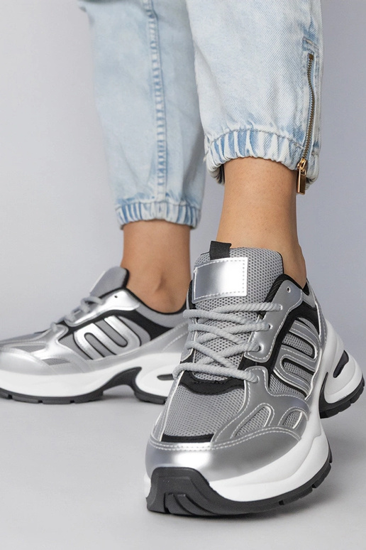 Zapatillas deportivas plateadas con...