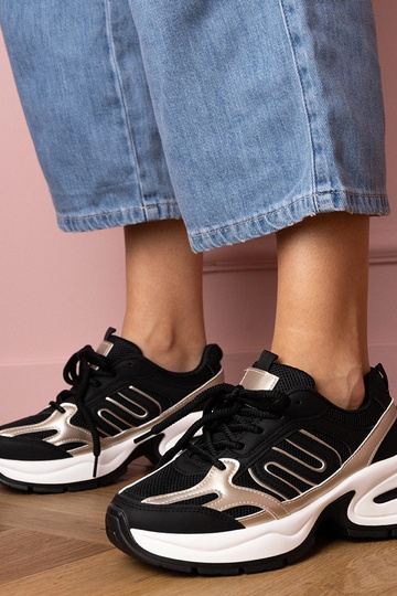 Zapatillas deportivas...