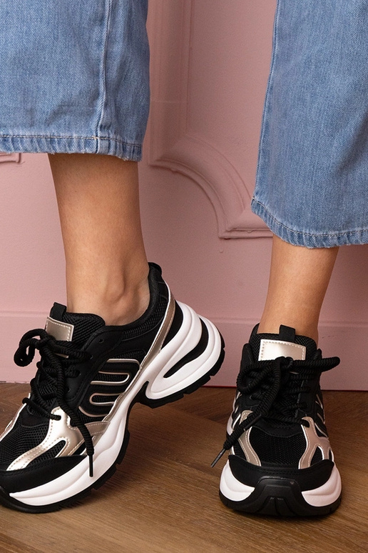 Zapatillas deportivas negras de... Zapatillas deportivas negras de...