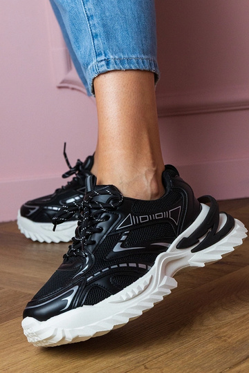 Zapatillas deportivas negras para mujer en plataforma gruesa Lirana 2