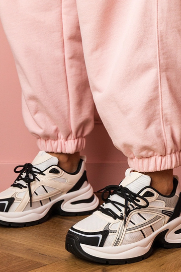 Zapatillas deportivas...