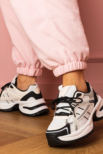 Zapatillas deportivas... 2