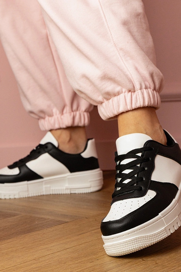 Zapatillas deportivas negras para mujer en plataforma Luneta