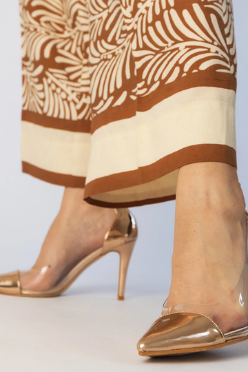 Medias botas negras de piel...