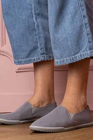 Kendi sandalias deportivas...