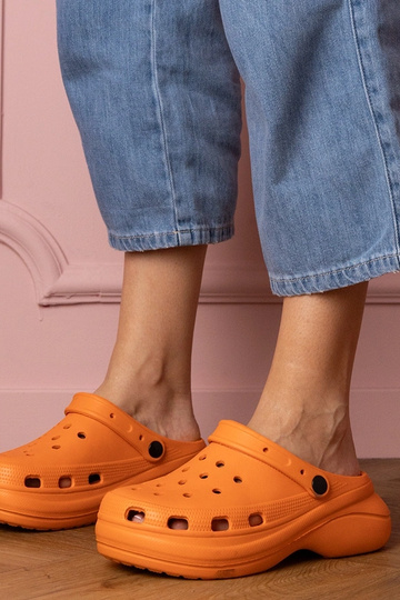 Kameris zapatillas cerradas de mujer naranjas con plataforma