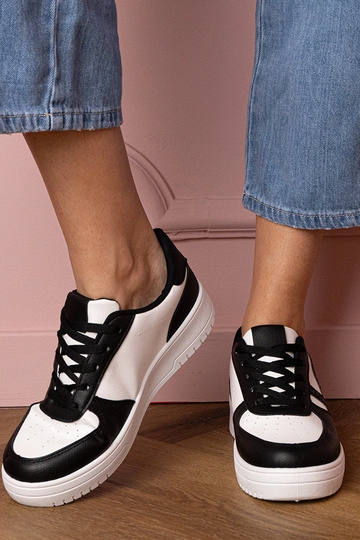 Blona zapatillas deportivas de mujer negras con detalles de lentejuelas
