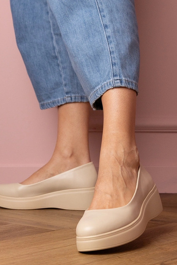 Zapatos de media altura... 2