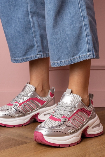 Zapatillas deportivas...