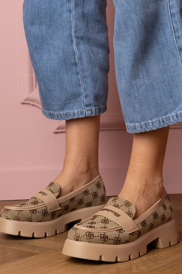 Mocasines marrones para mujer con decoración bordada Renos