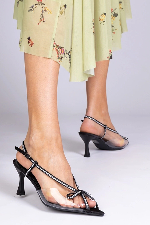 Sandalias negras transparentes de... Sandalias negras transparentes de...