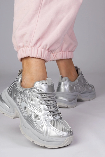 Zapatillas deportivas... 2