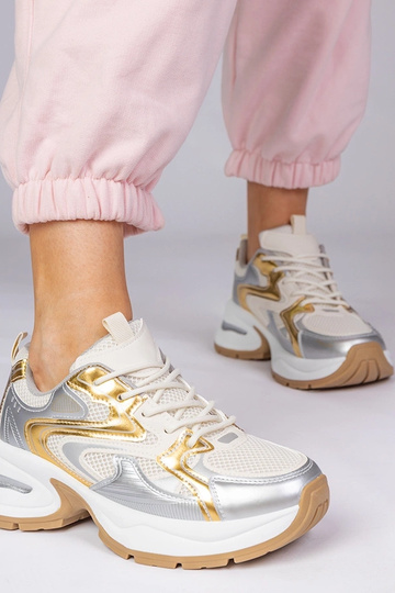 Zapatillas deportivas...