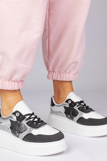 Zapatillas deportivas negras con purpurina y estampado animal, "Bertula"