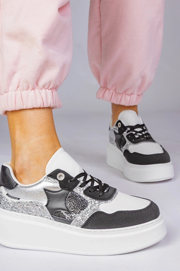 Zapatillas deportivas negras con purpurina y estampado animal, "Bertula" 2