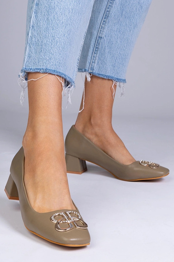 Zapatos de tacón verdes de... 2