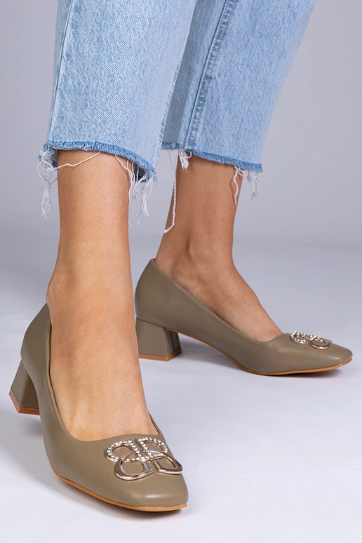 Zapatos de tacón verdes de bajo con... Zapatos de tacón verdes de bajo con...