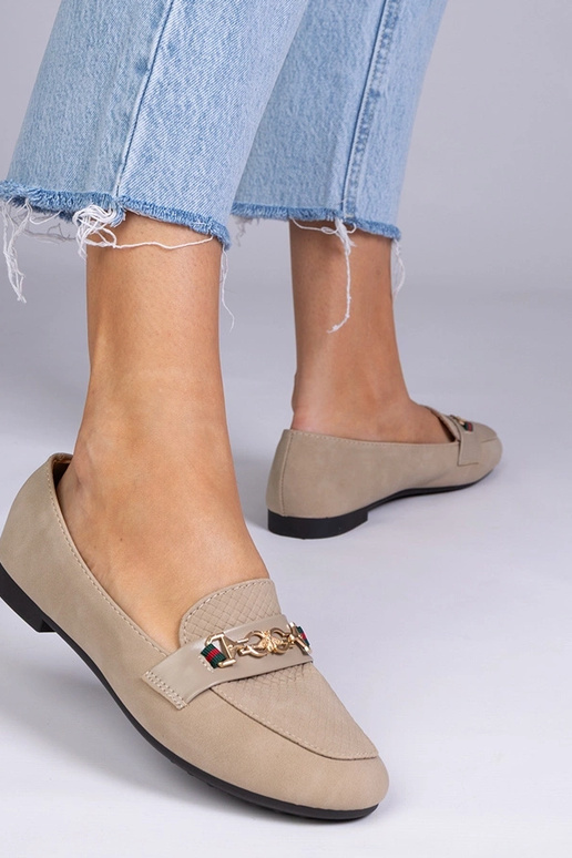 Mocasines marrones mate con adorno... Mocasines marrones mate con adorno...