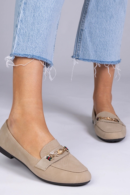 Mocasines marrones mate con adorno... Mocasines marrones mate con adorno...